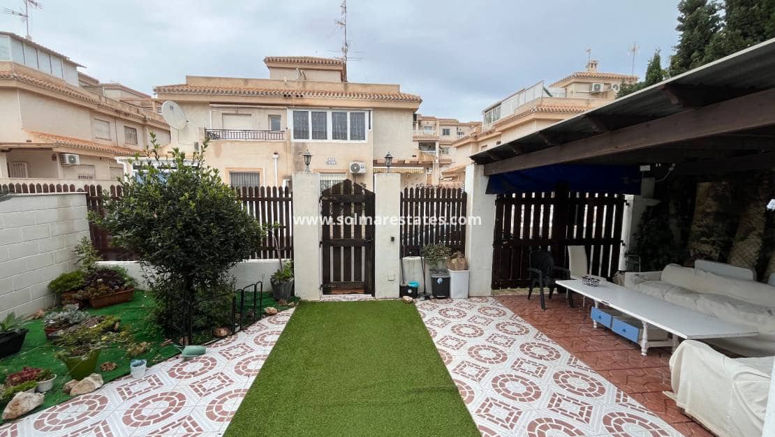 3 chambre Villa/Maison Semi-Mitoyenne à vendre à Playa Flamenca avec piscine - 325 000 € (Ref: 9918608)