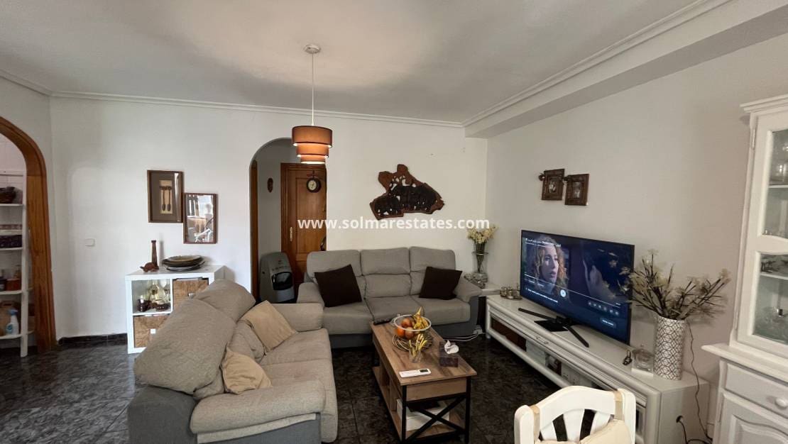 3 chambre Villa/Maison Semi-Mitoyenne à vendre à Playa Flamenca avec piscine - 325 000 € (Ref: 9918608)