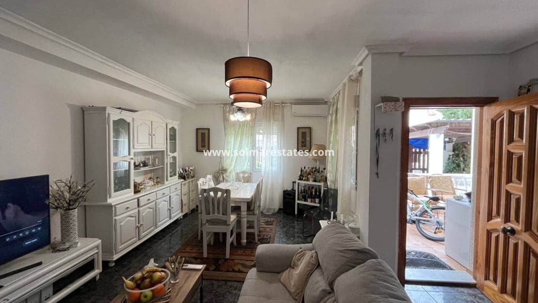 3 chambre Villa/Maison Semi-Mitoyenne à vendre à Playa Flamenca avec piscine - 325 000 € (Ref: 9918608)