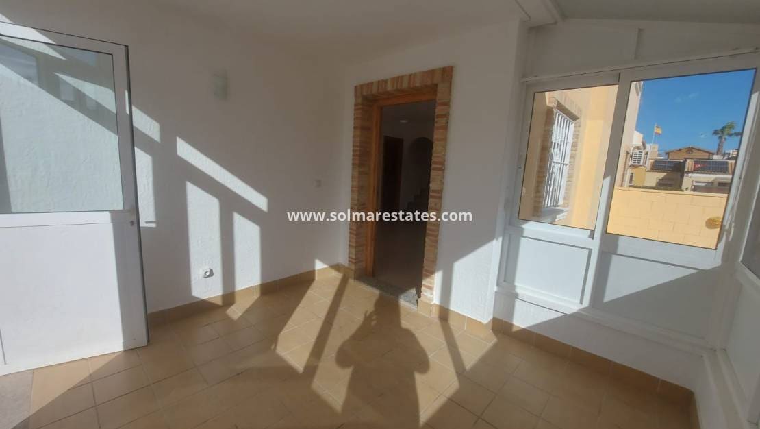3 makuuhuone Omakotitalo myytävänä paikassa Ciudad Quesada mukana uima-altaan - 275 000 € (Ref: 9918609)