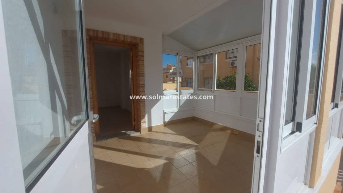 3 makuuhuone Omakotitalo myytävänä paikassa Ciudad Quesada mukana uima-altaan - 275 000 € (Ref: 9918609)