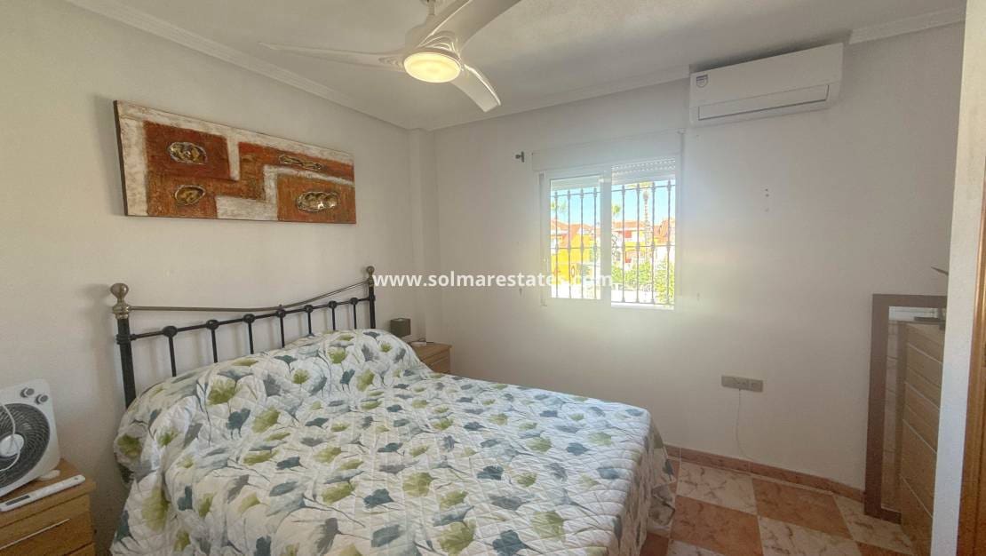 2 sypialnia Apartament na sprzedaż w Cabo Roig z basenem - 169 950 € (Ref: 9918765)