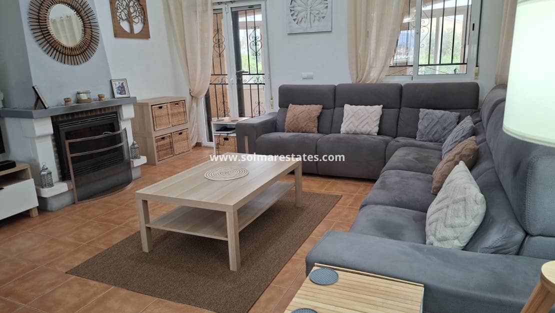 5 soveværelse Villa til salg i Catral med swimmingpool - € 449.995 (Ref: 9918767)