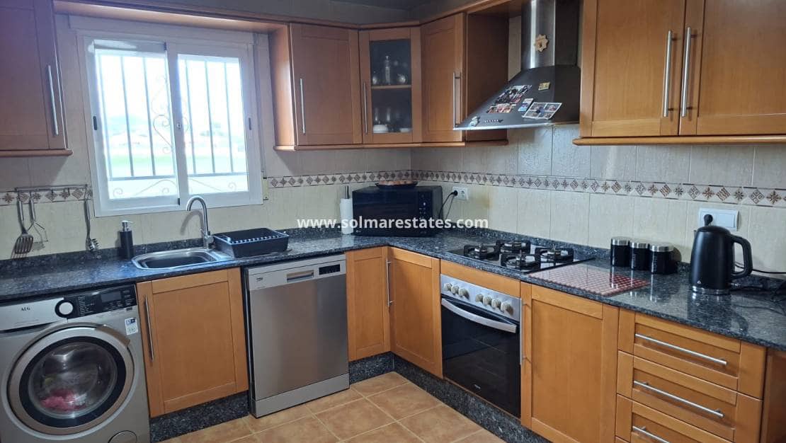 5 soveværelse Villa til salg i Catral med swimmingpool - € 449.995 (Ref: 9918767)
