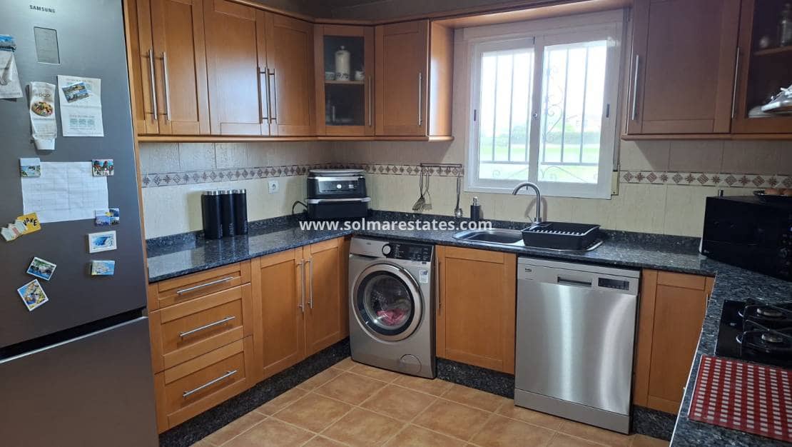 5 soveværelse Villa til salg i Catral med swimmingpool - € 449.995 (Ref: 9918767)