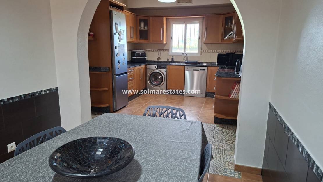 5 soveværelse Villa til salg i Catral med swimmingpool - € 449.995 (Ref: 9918767)