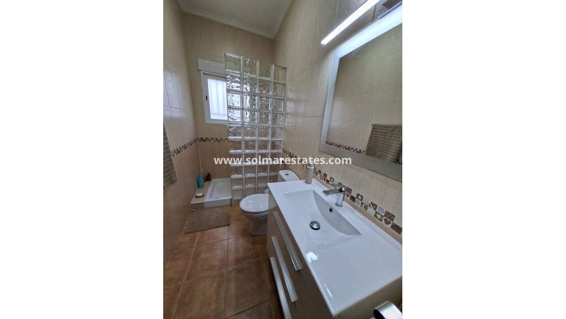 5 soveværelse Villa til salg i Catral med swimmingpool - € 449.995 (Ref: 9918767)