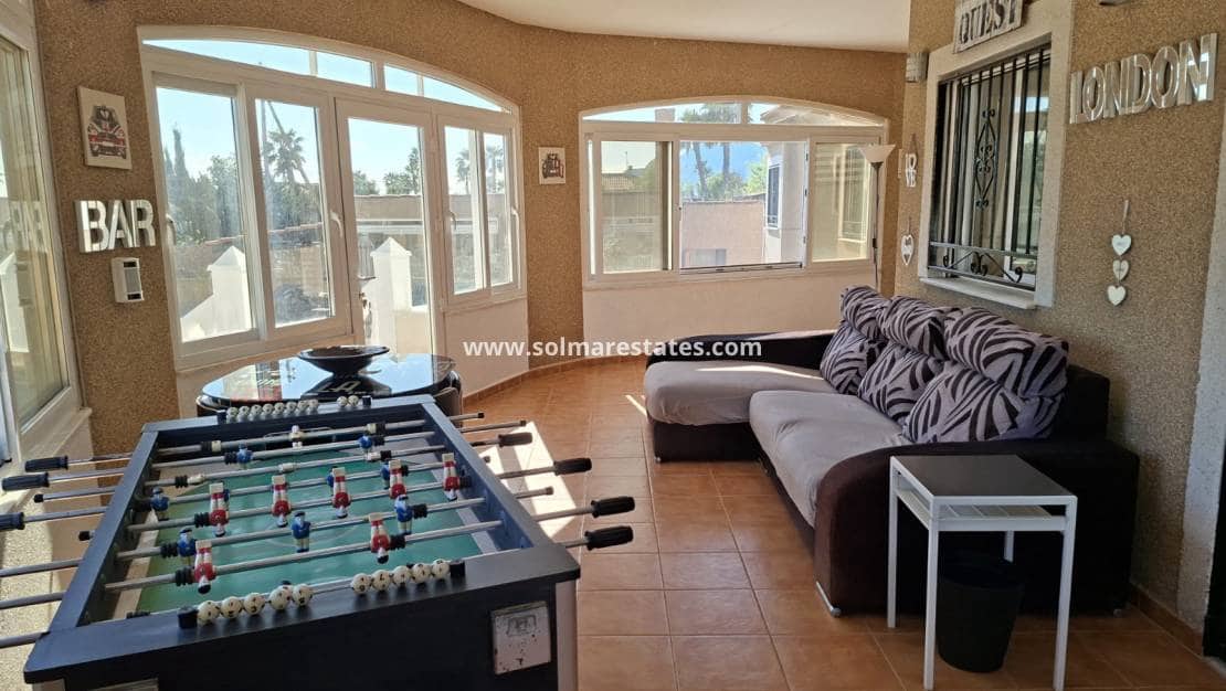 5 soveværelse Villa til salg i Catral med swimmingpool - € 449.995 (Ref: 9918767)
