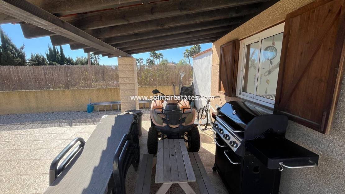 5 soveværelse Villa til salg i Catral med swimmingpool - € 449.995 (Ref: 9918767)