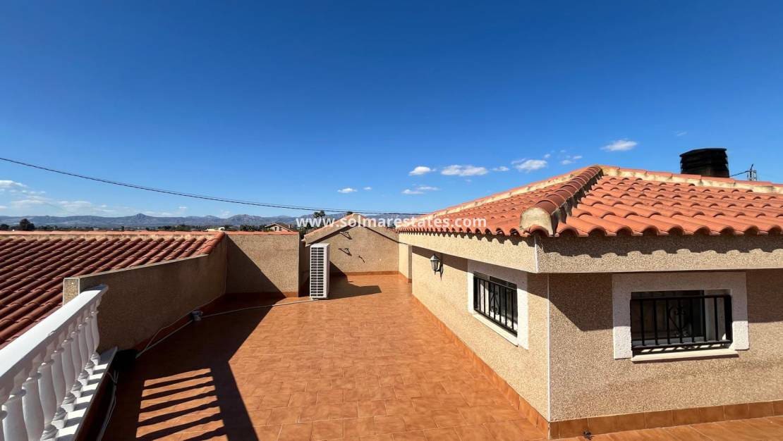 5 soveværelse Villa til salg i Catral med swimmingpool - € 449.995 (Ref: 9918767)