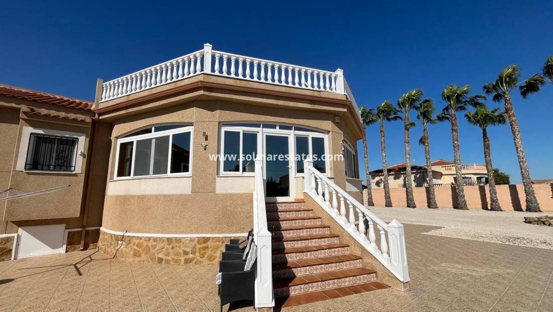 5 soveværelse Villa til salg i Catral med swimmingpool - € 449.995 (Ref: 9918767)