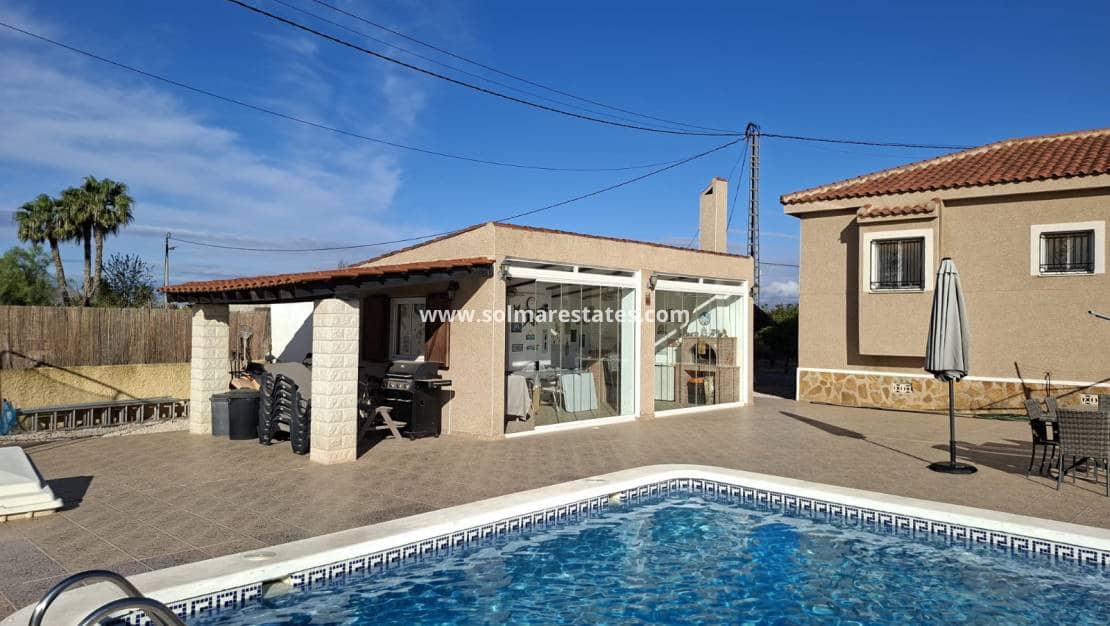 5 soveværelse Villa til salg i Catral med swimmingpool - € 449.995 (Ref: 9918767)