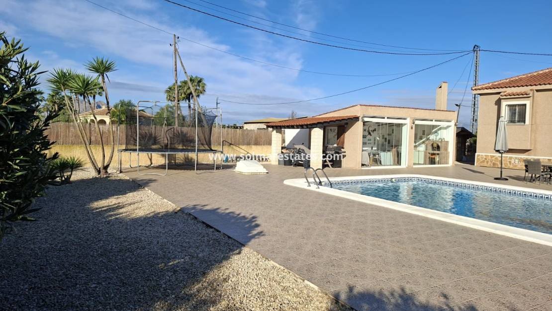 5 soveværelse Villa til salg i Catral med swimmingpool - € 449.995 (Ref: 9918767)