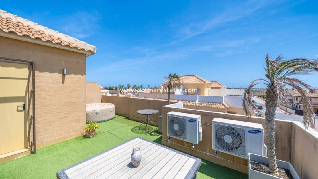 3 camera da letto Villetta Bifamiliare in vendita in Ciudad Quesada con piscina - 289.000 € (Rif: 9918769)