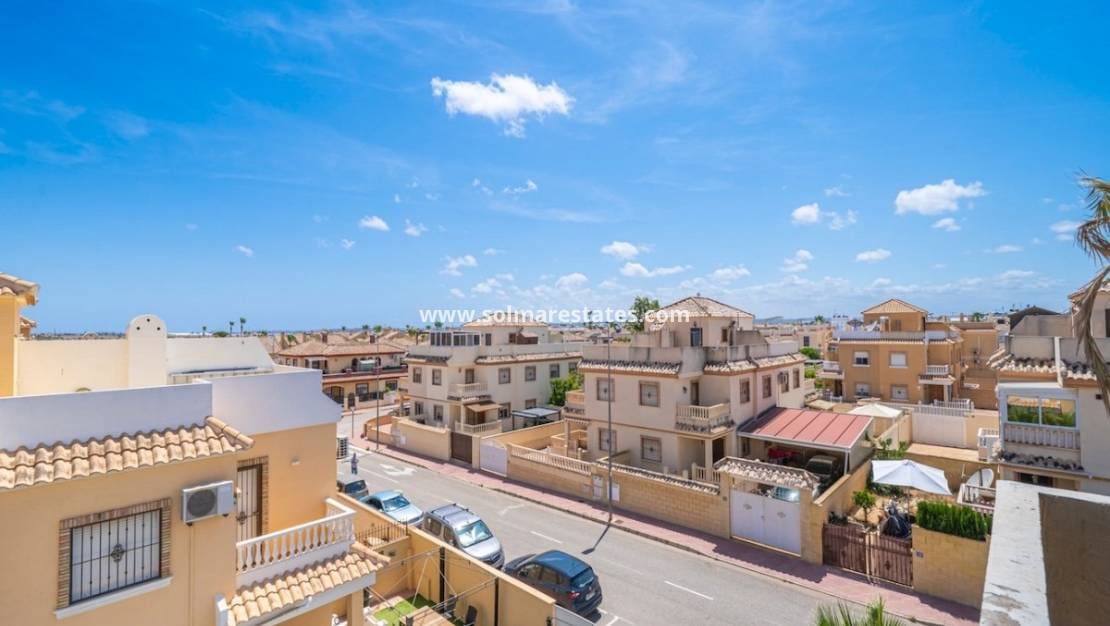 3 camera da letto Villetta Bifamiliare in vendita in Ciudad Quesada con piscina - 289.000 € (Rif: 9918769)