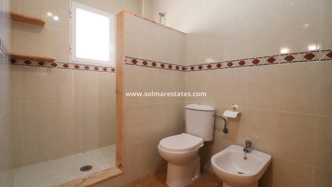 3 sovrum Villa till salu i San Miguel de Salinas med pool - 259 950 € (Ref: 9919201)