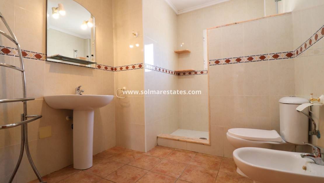 3 sovrum Villa till salu i San Miguel de Salinas med pool - 259 950 € (Ref: 9919201)