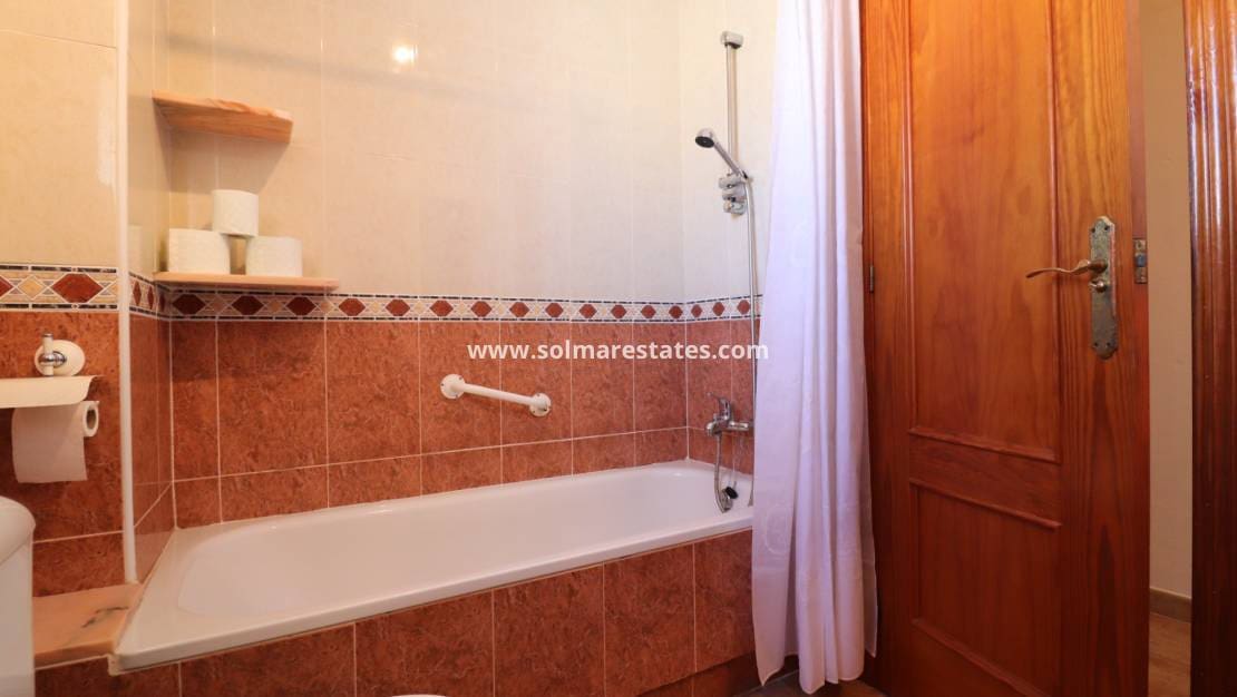 3 sovrum Villa till salu i San Miguel de Salinas med pool - 259 950 € (Ref: 9919201)