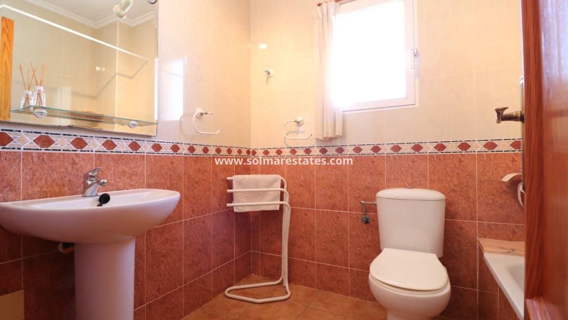 3 sovrum Villa till salu i San Miguel de Salinas med pool - 259 950 € (Ref: 9919201)