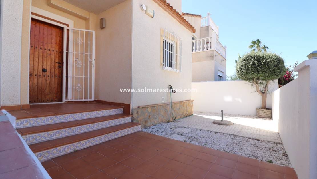 3 sovrum Villa till salu i San Miguel de Salinas med pool - 259 950 € (Ref: 9919201)