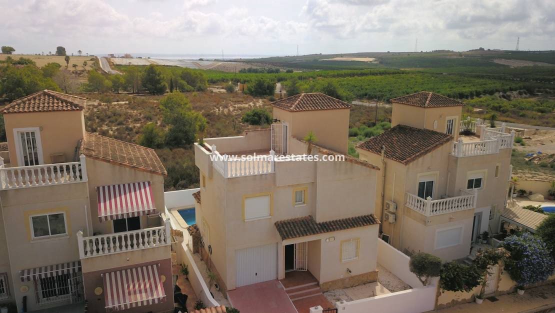 3 chambre Villa/Maison à vendre à San Miguel de Salinas avec piscine - 250 000 € (Ref: 9919201)