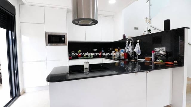 3 sovrum Villa till salu i Benijófar med pool - 415 000 € (Ref: 9919202)