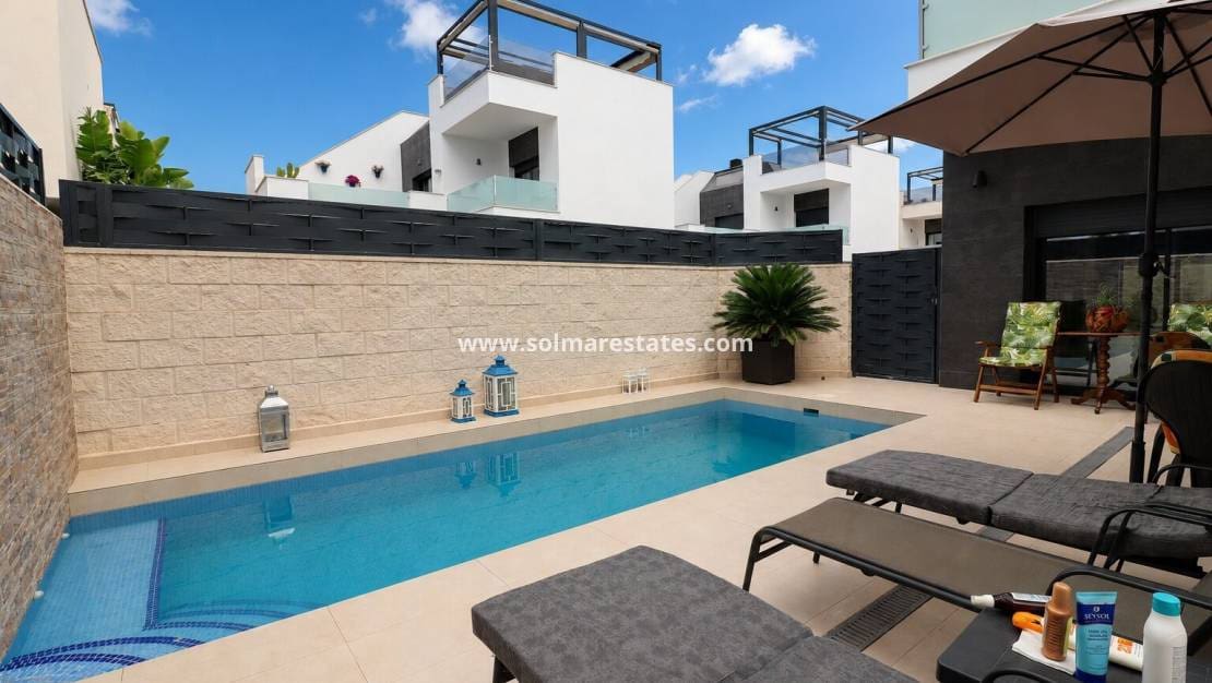 3 sovrum Villa till salu i Benijofar med pool - 415 000 € (Ref: 9919202)