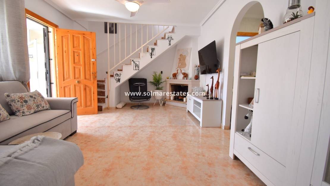 2 slaapkamer Halfvrijstaande villa te koop in Playa Flamenca met zwembad - € 225.000 (Ref: 9919204)