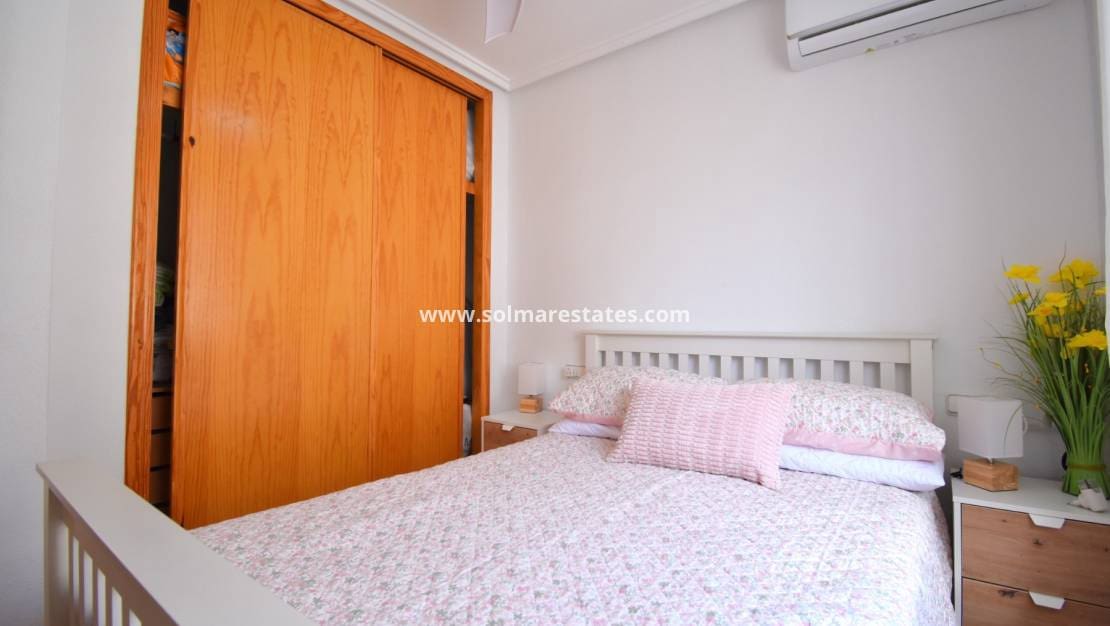 2 slaapkamer Halfvrijstaande villa te koop in Playa Flamenca met zwembad - € 225.000 (Ref: 9919204)