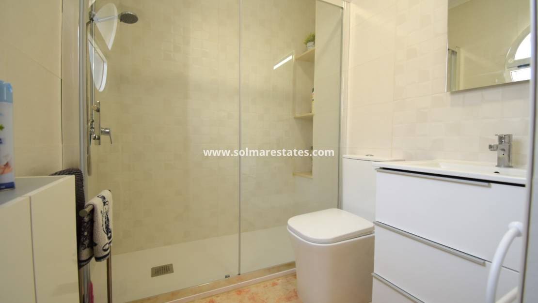 2 slaapkamer Halfvrijstaande villa te koop in Playa Flamenca met zwembad - € 225.000 (Ref: 9919204)
