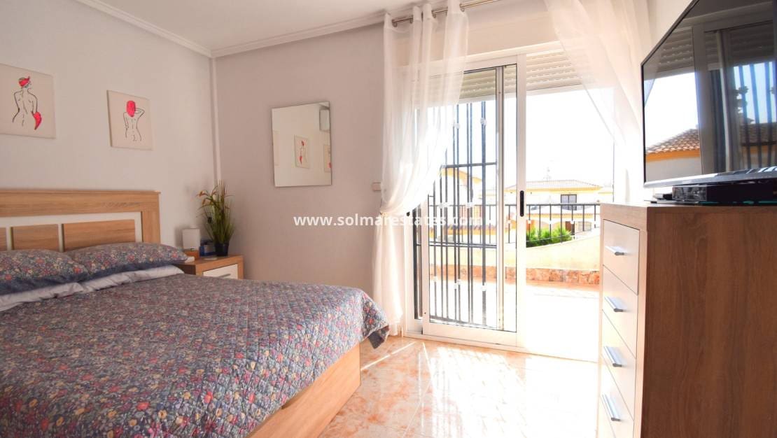 2 slaapkamer Halfvrijstaande villa te koop in Playa Flamenca met zwembad - € 225.000 (Ref: 9919204)