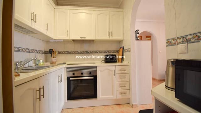 2 makuuhuone Paritalo myytävänä paikassa Playa Flamenca, Orihuela mukana uima-altaan - 225 000 € (Ref: 9919204)