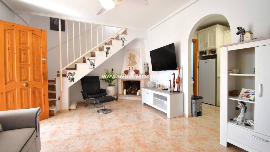 2 slaapkamer Halfvrijstaande villa te koop in Playa Flamenca met zwembad - € 225.000 (Ref: 9919204)