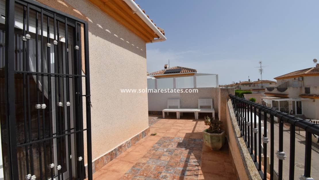 2 slaapkamer Halfvrijstaande villa te koop in Playa Flamenca met zwembad - € 225.000 (Ref: 9919204)