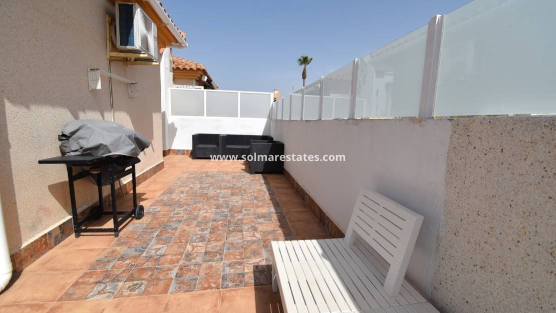 2 slaapkamer Halfvrijstaande villa te koop in Playa Flamenca met zwembad - € 225.000 (Ref: 9919204)