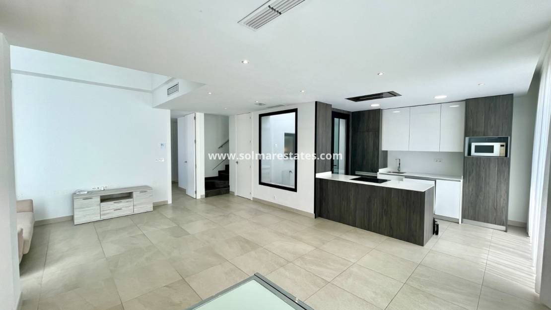 3 bedroom Villa for sale in Benijofar with pool - € 399,000 (Ref: 9922691)