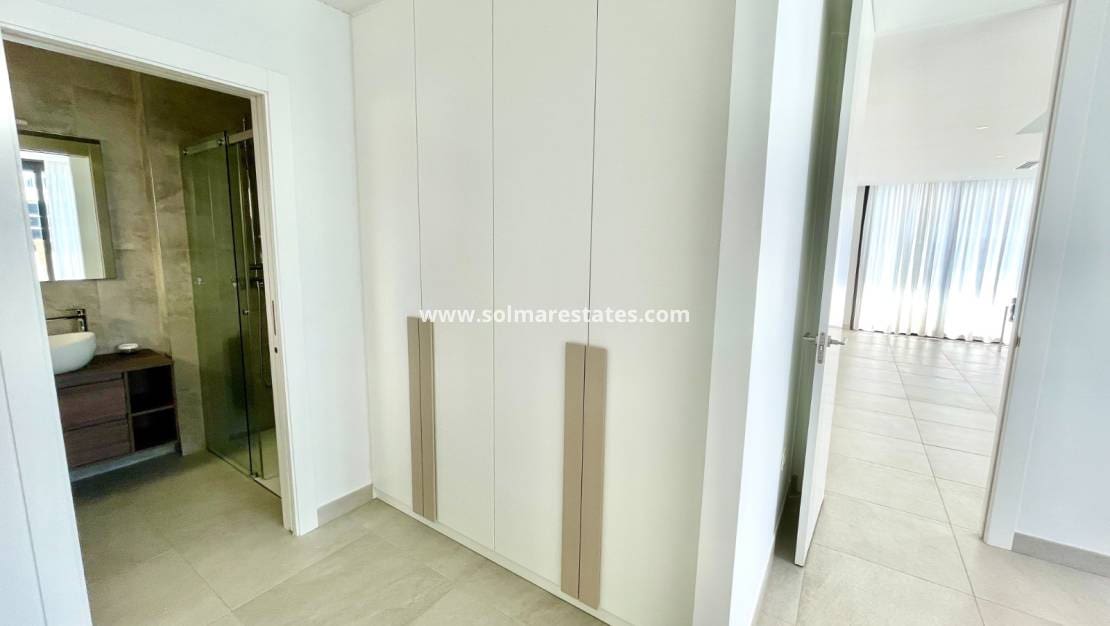 3 bedroom Villa for sale in Benijofar with pool - € 399,000 (Ref: 9922691)