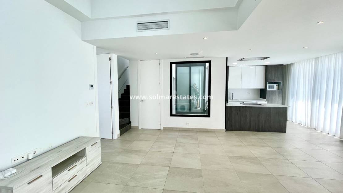 3 bedroom Villa for sale in Benijofar with pool - € 399,000 (Ref: 9922691)