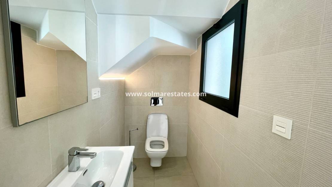 3 bedroom Villa for sale in Benijofar with pool - € 399,000 (Ref: 9922691)