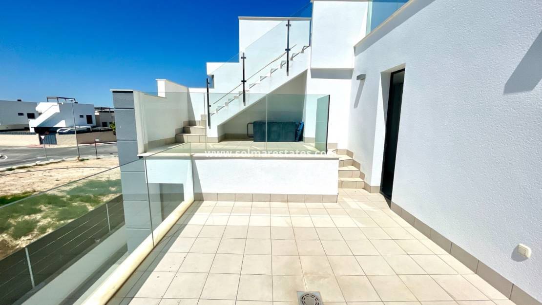 3 bedroom Villa for sale in Benijofar with pool - € 399,000 (Ref: 9922691)