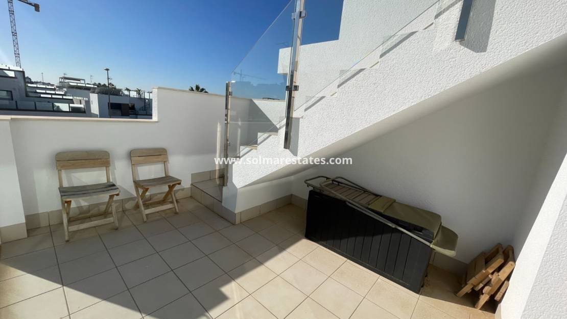 3 bedroom Villa for sale in Benijofar with pool - € 399,000 (Ref: 9922691)