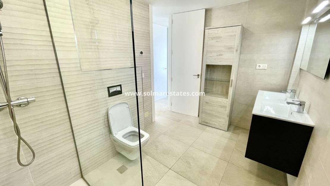 3 bedroom Villa for sale in Benijofar with pool - € 399,000 (Ref: 9922691)