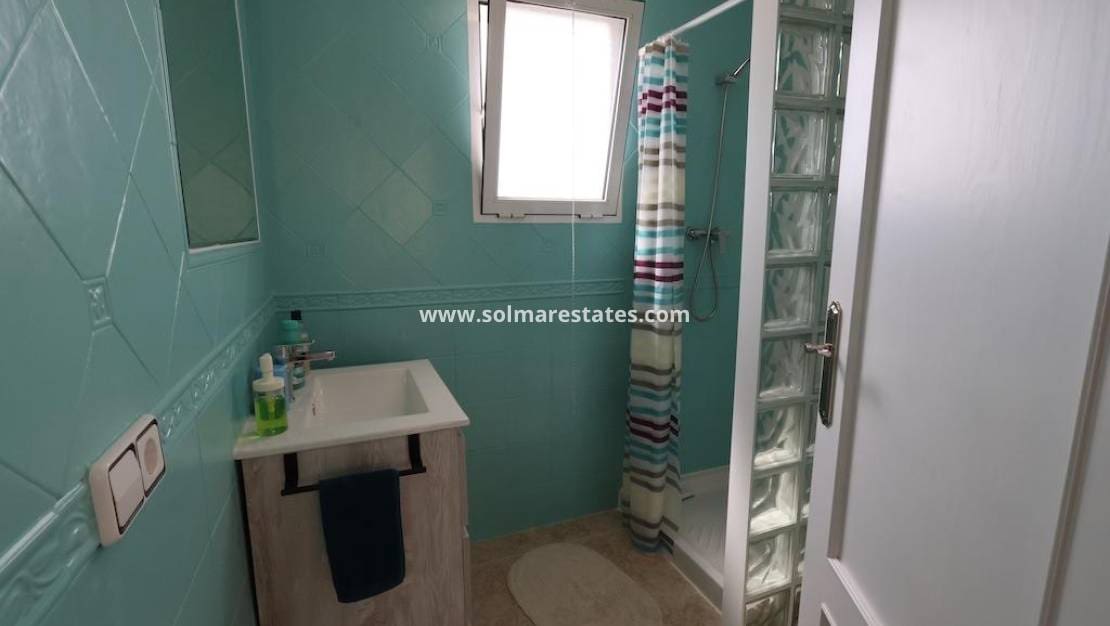 5 sypialnia Willa na sprzedaż w Villamartin z basenem - 385 000 € (Ref: 9922693)