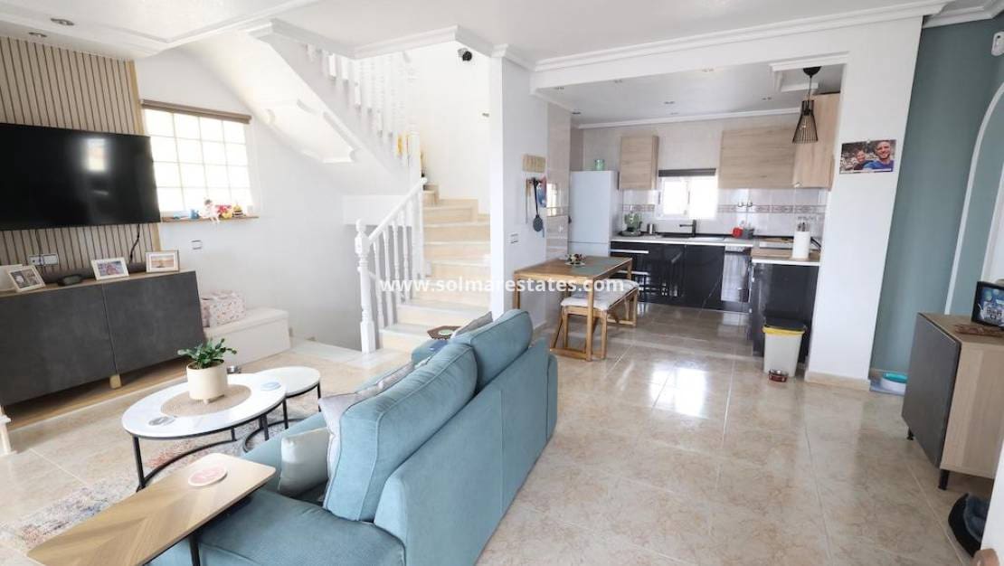 5 sypialnia Willa na sprzedaż w Villamartin z basenem - 385 000 € (Ref: 9922693)