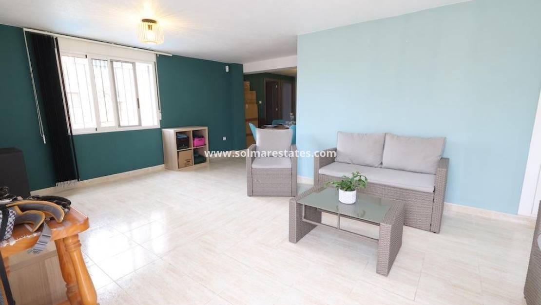 5 sypialnia Willa na sprzedaż w Villamartin z basenem - 385 000 € (Ref: 9922693)