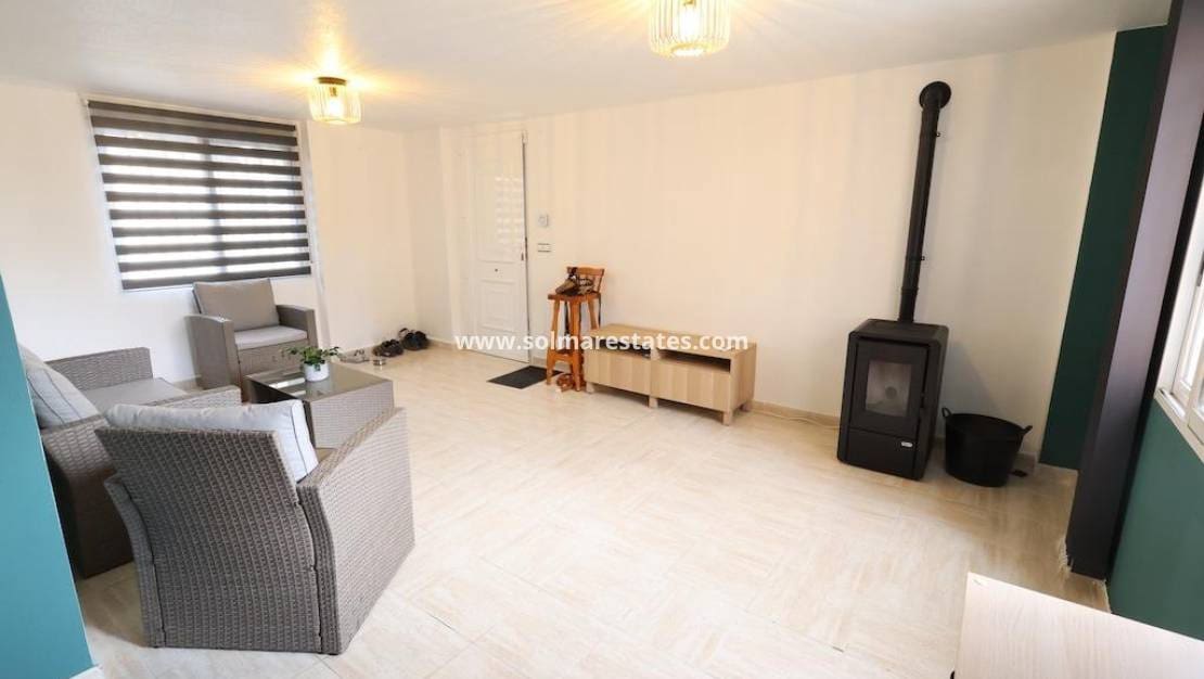 5 sypialnia Willa na sprzedaż w Villamartin z basenem - 385 000 € (Ref: 9922693)