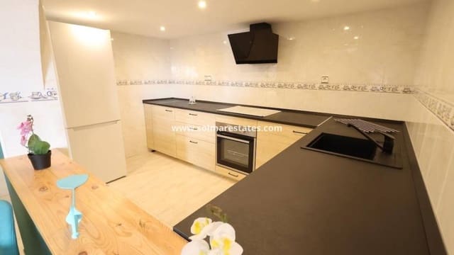 5 slaapkamer Villa te koop in Villamartin, Orihuela met zwembad - € 385.000 (Ref: 9922693)