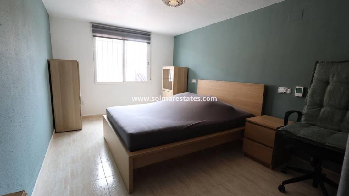 5 sypialnia Willa na sprzedaż w Villamartin z basenem - 385 000 € (Ref: 9922693)