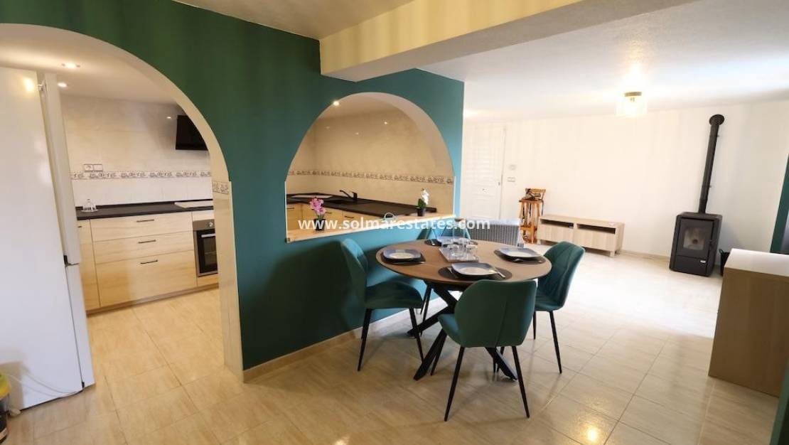 5 sypialnia Willa na sprzedaż w Villamartin z basenem - 385 000 € (Ref: 9922693)
