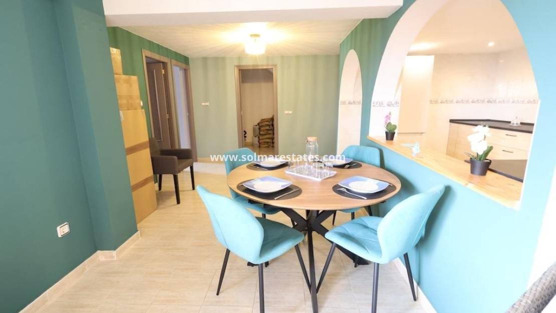 5 sypialnia Willa na sprzedaż w Villamartin z basenem - 385 000 € (Ref: 9922693)